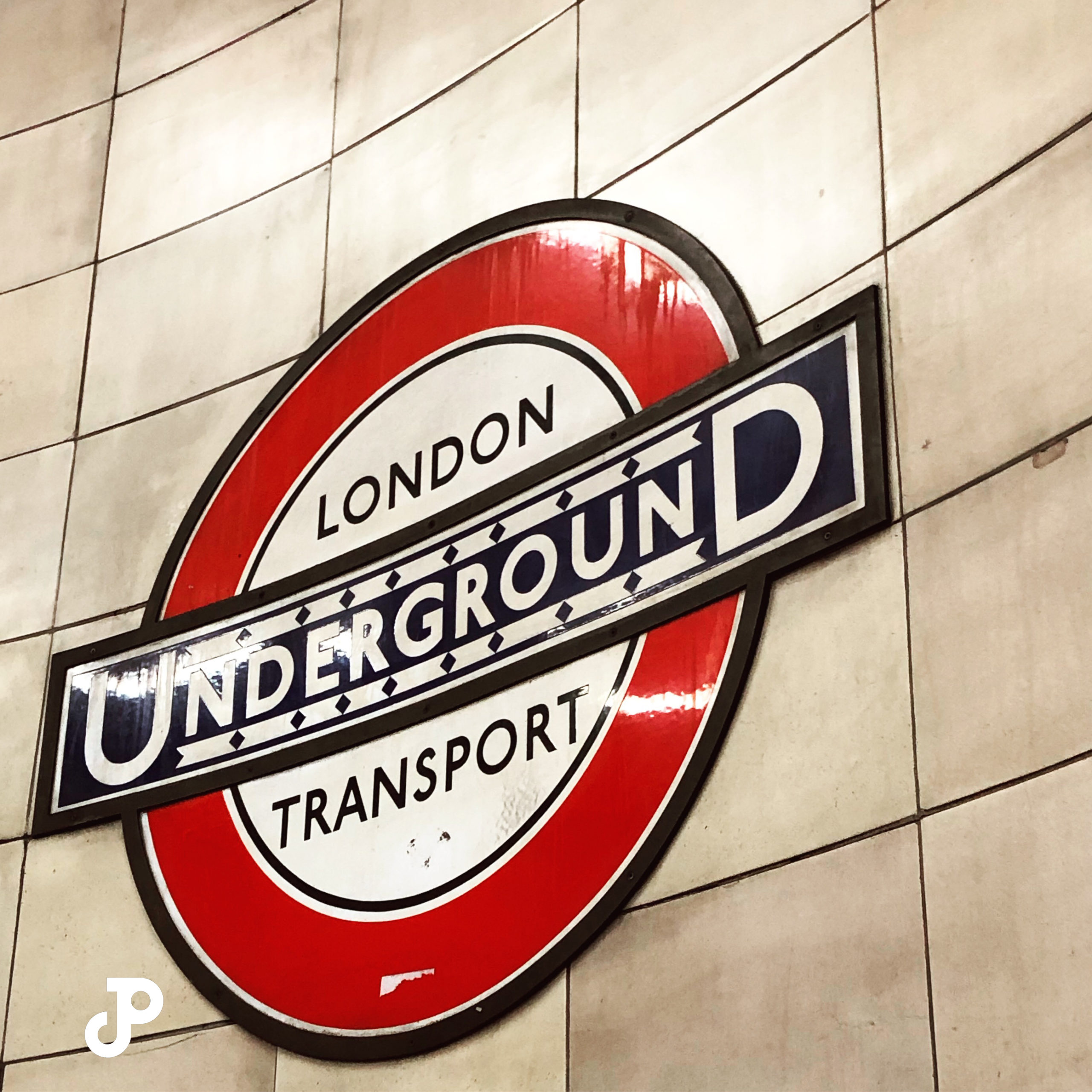 a London Underground transport sign